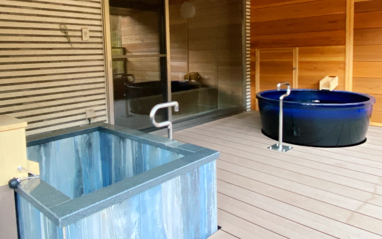 1C6F8C85-6787-465E-803A-6C977F7C63DE