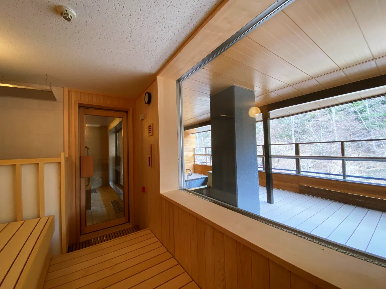 F44A8869-1C87-48C2-BC19-75F219EA485F